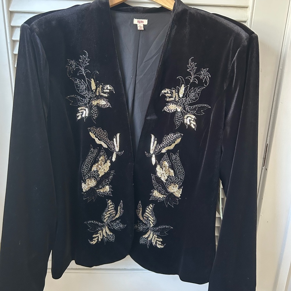 Women’s REBA black velveteen size Large lined jacket. Gold trim NWT